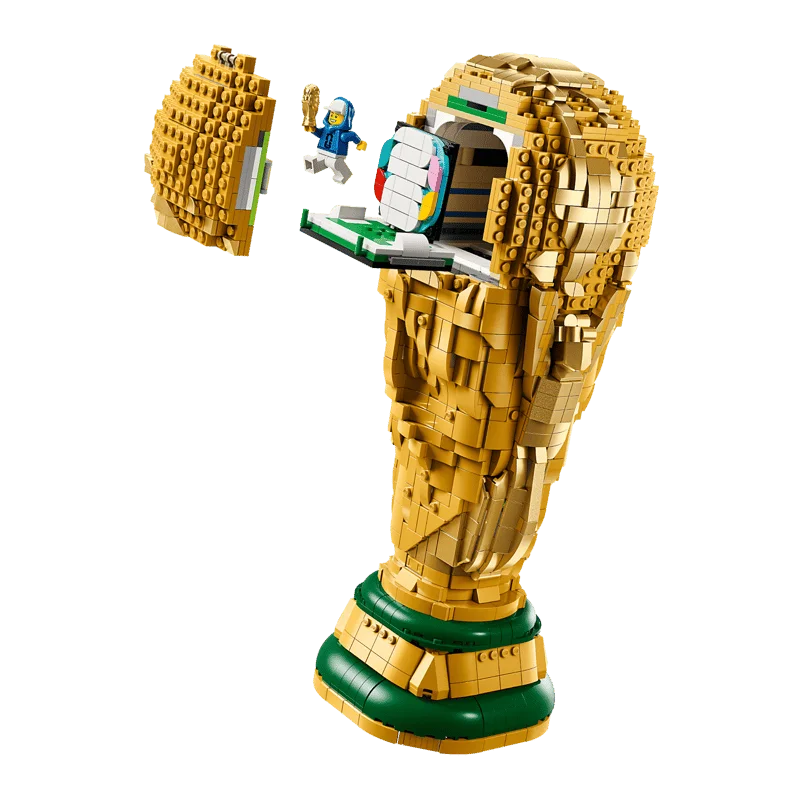 The Golden Champion Trophy - 1:1 Scale Building Block Set