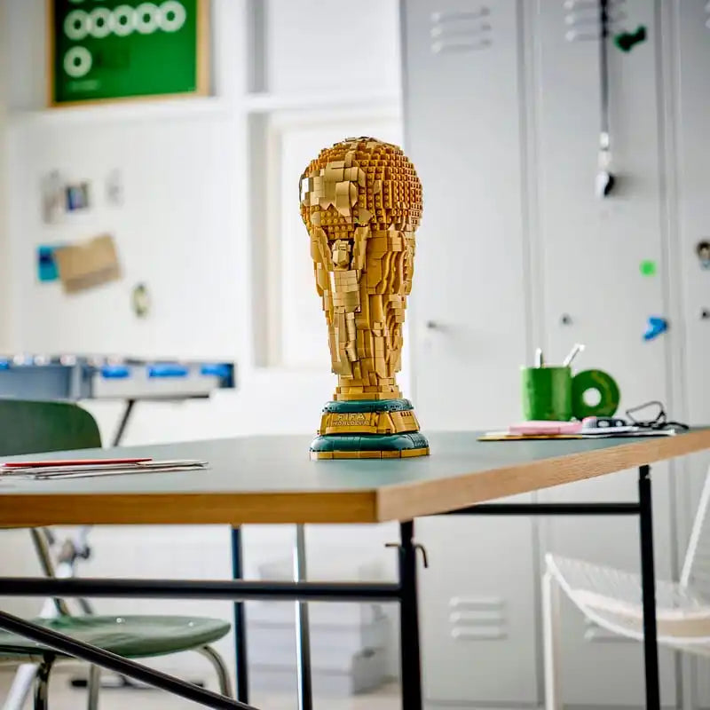The Golden Champion Trophy - 1:1 Scale Building Block Set